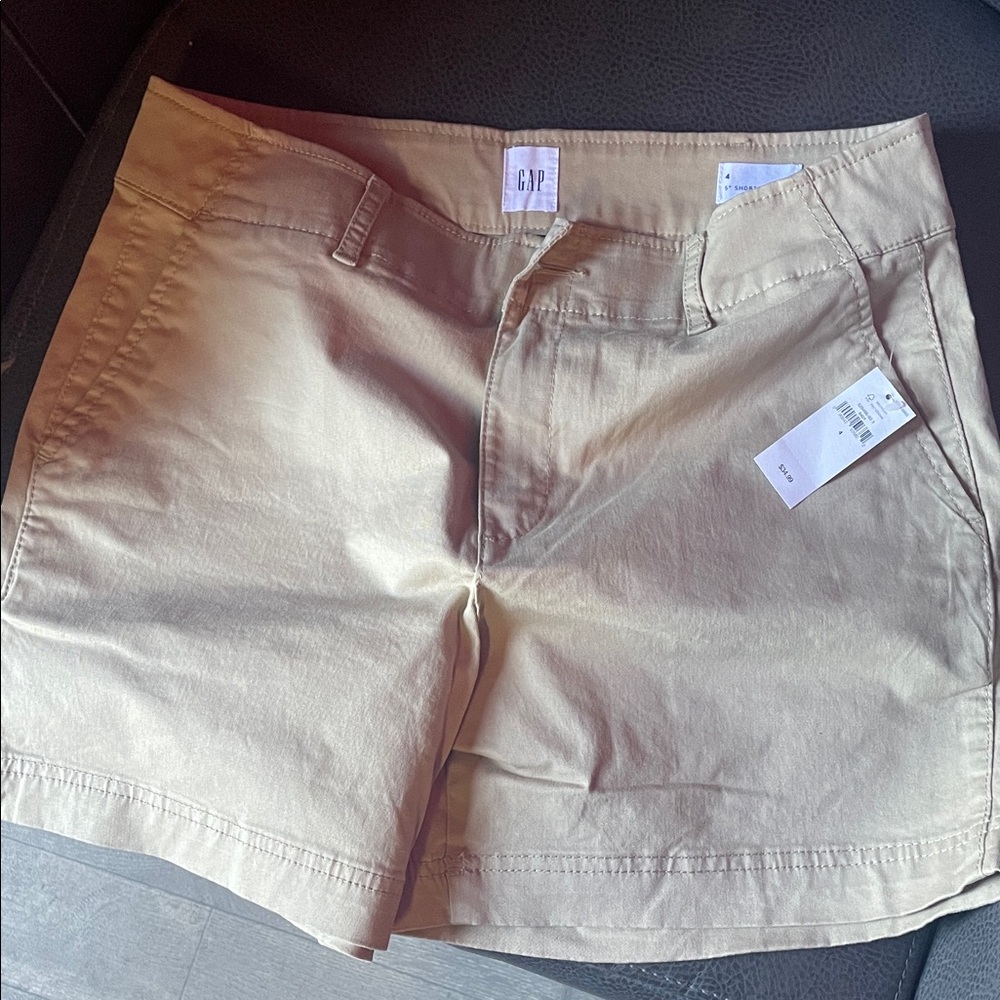 GAP Women's Light Tan Casual Chino Shorts